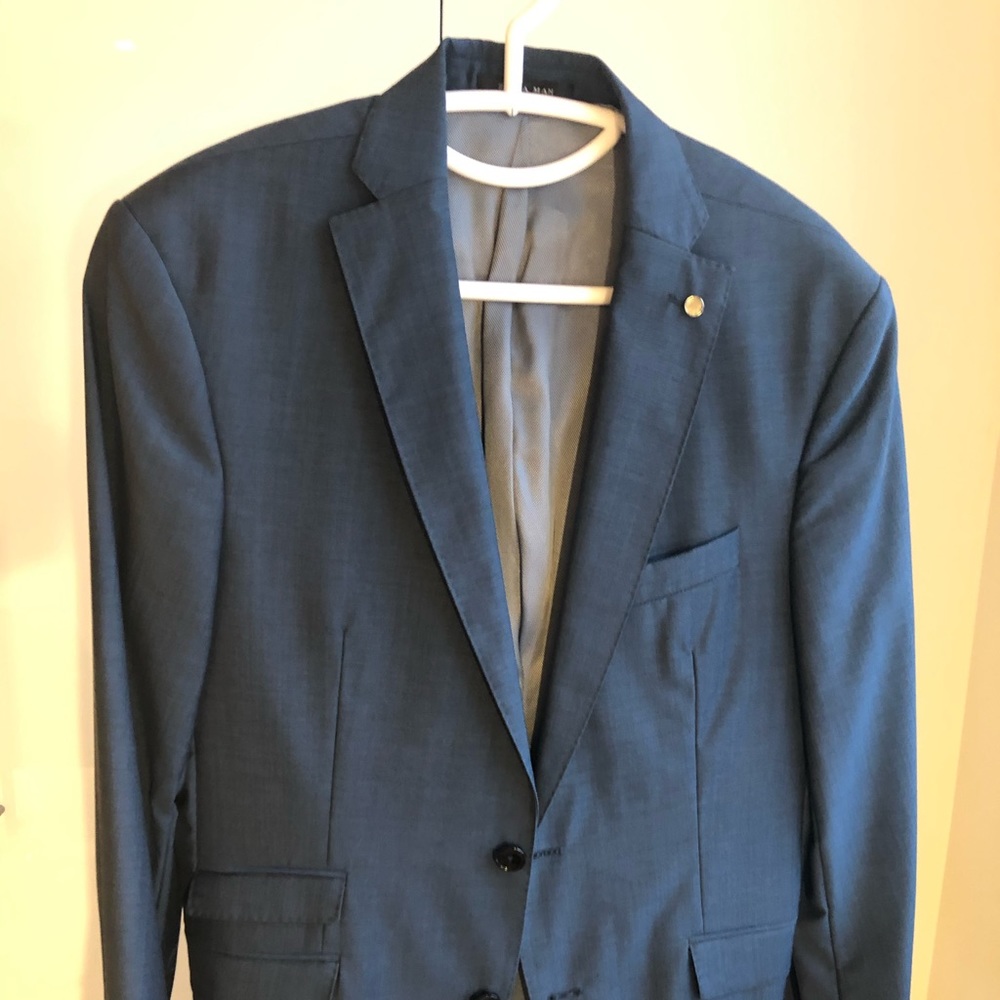Zara suit, great condition.